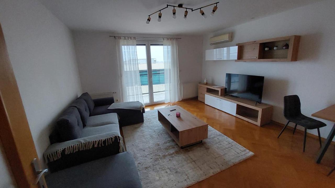 Med Man Apartmani Slavonski Brod Eksteriør bilde