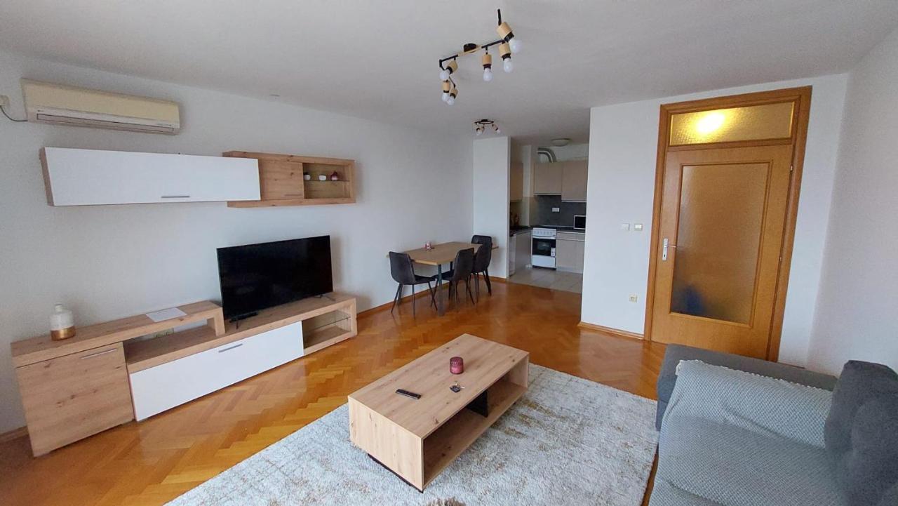 Med Man Apartmani Slavonski Brod Eksteriør bilde