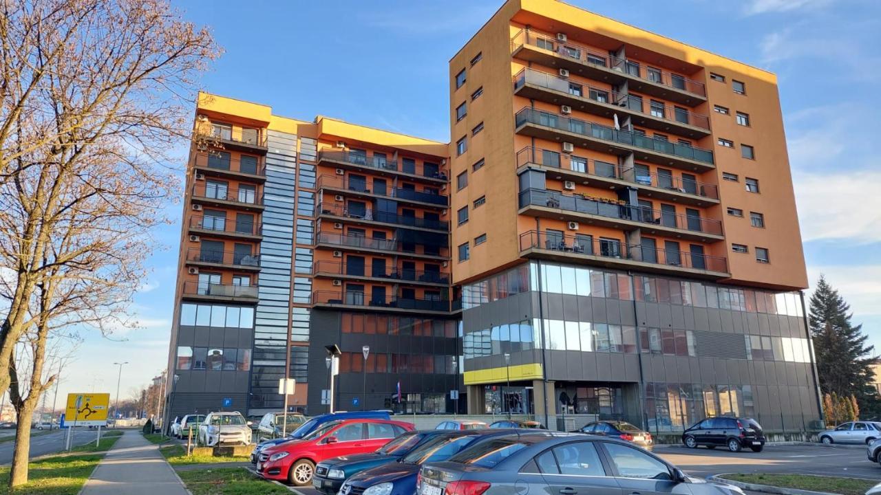 Med Man Apartmani Slavonski Brod Eksteriør bilde